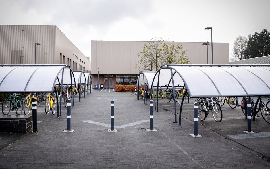 Ligna double-sided bicycle shelter