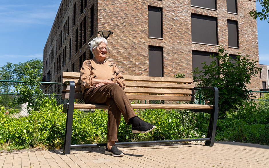 Vivanti bench for the elderly wood with backrest 3 seater