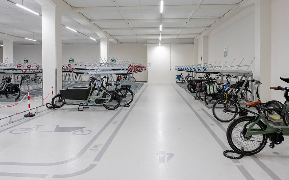 VelopA-Up two-tier bicycle rack