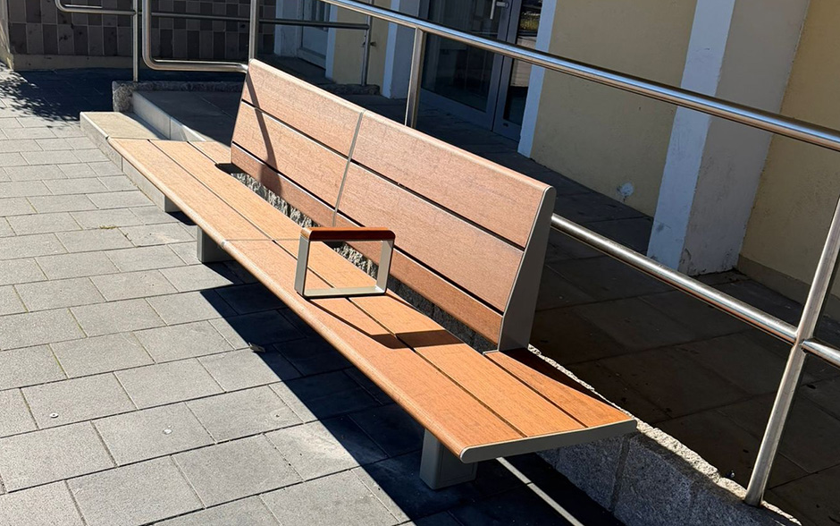 Calidum Light bench single-sided with backrest bamboo